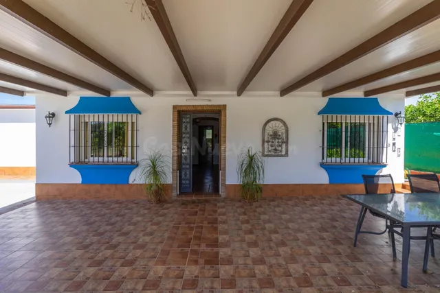 CASA DE CAMPO CON PISCINA, JARDIN CON CÉSPED Y TRASTERO - foto 5
