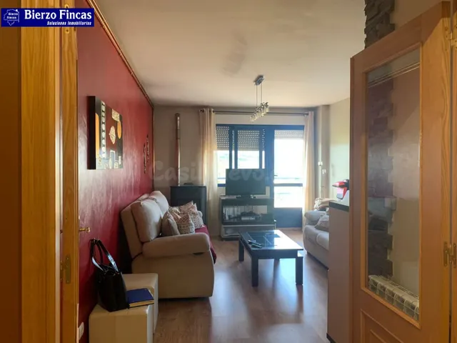 SE VENDE EXCELENTE PISO EN TORAL DE LOS VADOS CON HERMOSA TE - foto 4
