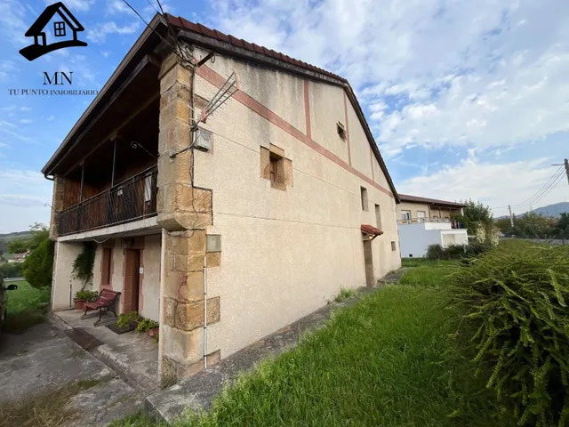 Casona Independiente Tradicional de Piedra con Balconada y J - foto 2