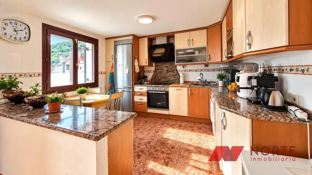 CASA REFORMADA CON JARDÍN Y PORCHE - foto 5