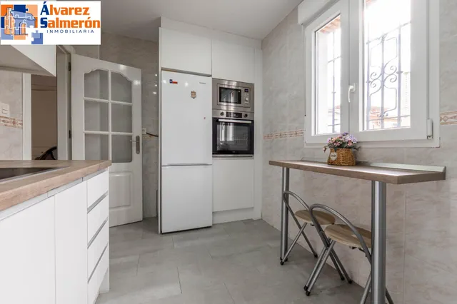 Encantadora Casa Reformada en Ogijares con Vistas y Espacios para Disfrutar — 12