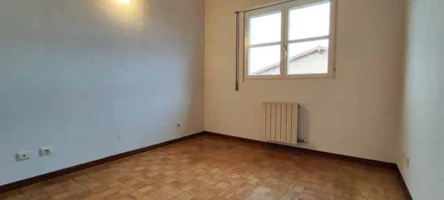 CHALET CON JARDÍN A UN PASO DEL CENTRO DE TORRELAVEGA.- — 15