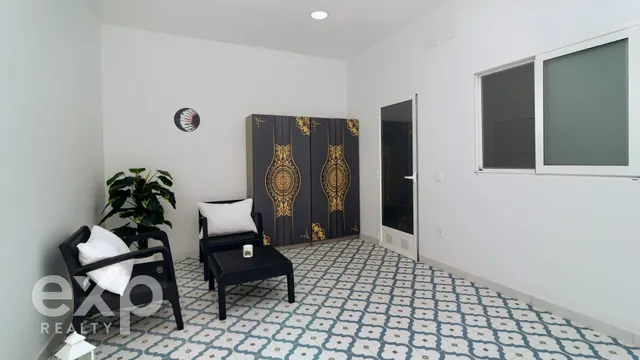CASA EN ALGEMESI — 14