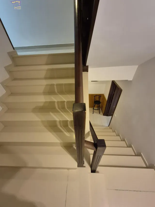 SE VENDE CASA EN ZONA CENTRO — 23