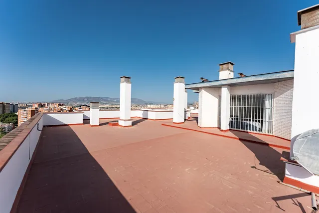 Atico 1 habitación con piscina Zona Carlos Haya — 10
