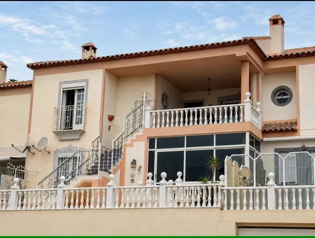 Magnifico bungalow de planta alta y piscina comunitaria con licencia turistica — 3