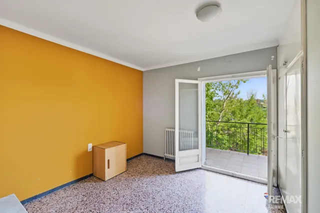 Girona, Domeny | Gran Oportunidad: Edificio de 702 m2 con Taller, Vivienda y Patio — 21