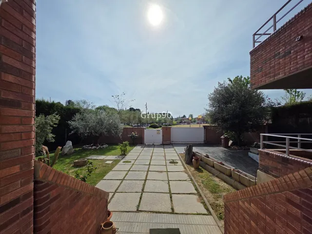 Chalet exclusivo en Lleida – Espacio, privacidad y ubicación - foto 4