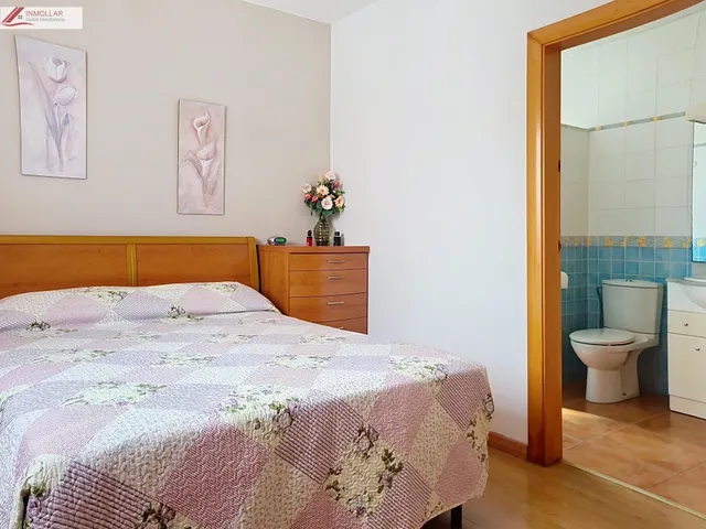 En venta Chalet independiente con piscina — 11