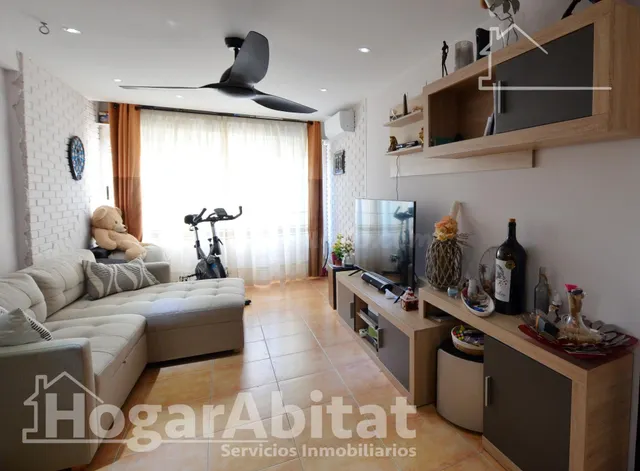 REFORMADO, BONITO Y EXTERIOR CON ASCENSOR Y PARKING, TOTALMENTE AMUEBLADO — 2