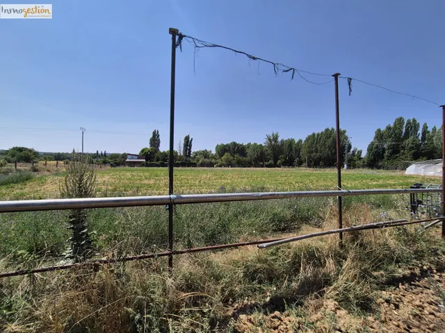 TERRENO CON NAVE EN VENTA EN VILLABAÑEZ (VALLADOLID) — 18