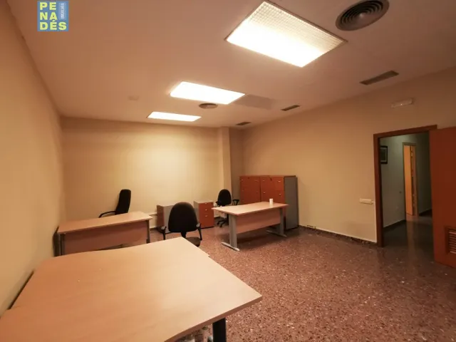 EXCELENTE ubicación PARA DESPACHOS. — 2