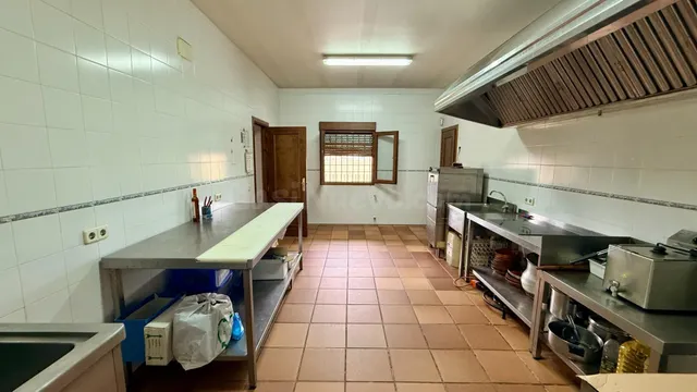 Tienda y fábrica de carne y embutidos en venta. Ref.2086 — 5