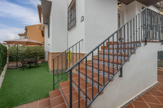 Encantadora Casa Reformada en Ogijares con Vistas y Espacios para Disfrutar — 45