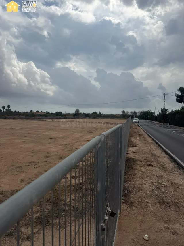 Se alquila terreno rústico de 8.000 m2 para vivero - foto 3