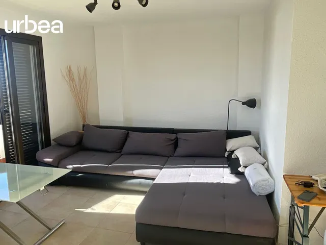 chalet adosado de tres plantas situado  en  EL Cerrado de Calderón. — 12
