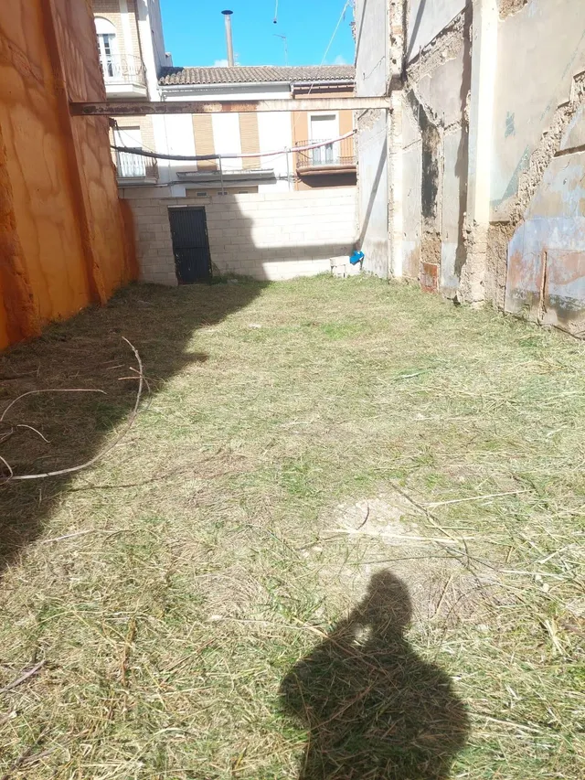 Terreno urbano de 270 m2 en venta en calle de la Bàscula - foto 4
