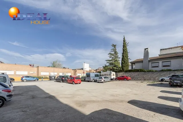 ¡Oportunidad única! Solar en venta en Churriana de la Vega — 2