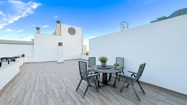 ÁTICO CON SOLÁRIUM EN AVDA. IMPERIO ARGENTINA. MÁLAGA — 28