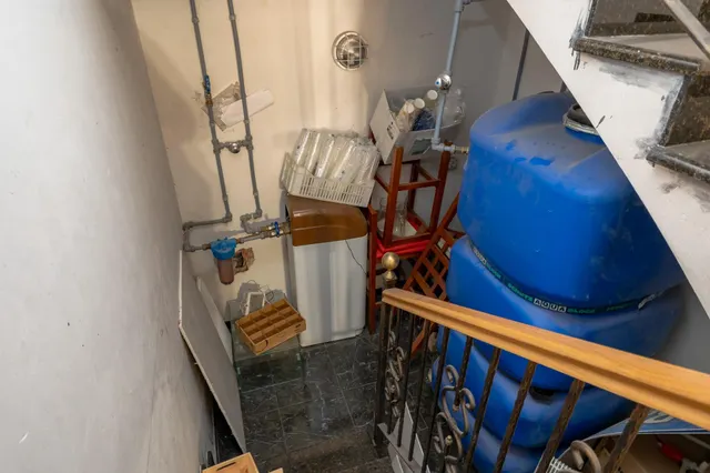 FINCA CON POSIBILIDAD DE DOS PISOS PARA RENTABILIDAD! — 45