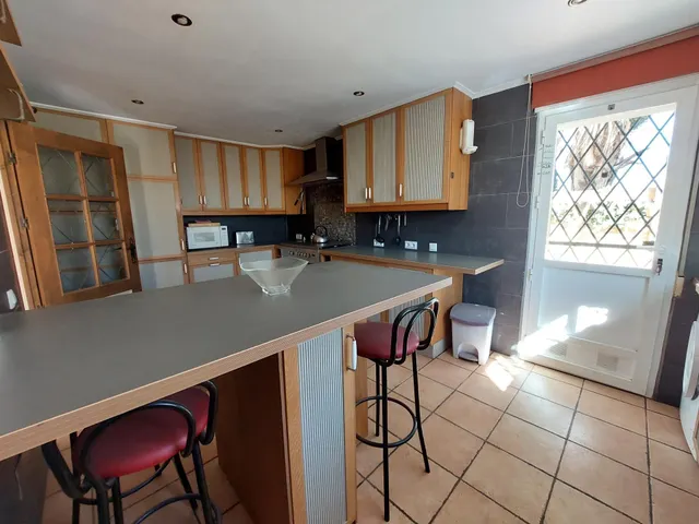 Chalet 6 dormitorios 3 baños, terrazas y piscina en Burjulú. — 34