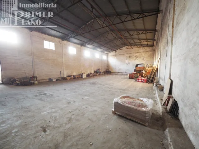 *¡OPORTUNIDAD! Se vende solar y nave en esquina, con 1.100 m - foto 3