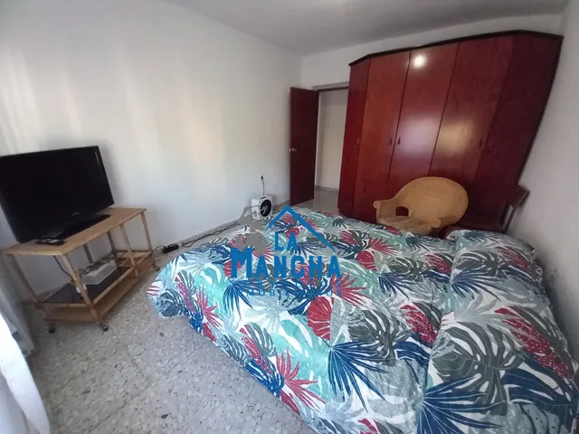*250.000€*. inmobiliaria la mancha vende parcela urbana en urbanización riachuelos (Albacete). — 7