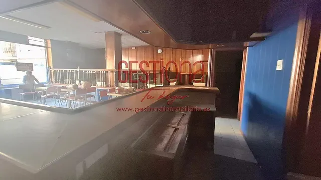 LOCAL COMERCIAL EN LA PENILLA. — 21