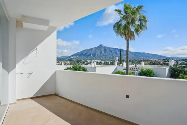 Apartamento de dos dormitorios bellamente reformado en la comunidad cerrada de Jardines de Andalucía — 9