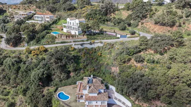 Terreno de 2300 m2 en Benahavís con vistas al mar — 11