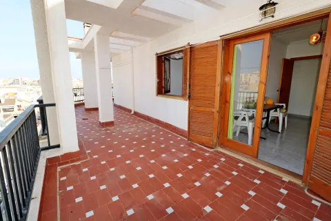 ÁTICO DÚPLEX CÉNTRICO CON 4 TERRAZAS Y PISCINA