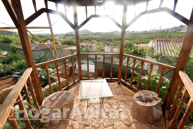 VILLA SEMINUEVA CON PISCINA, TERRAZA Y GRAN JARDÍN — 41