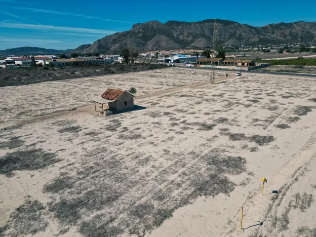 TERRENO CON MÁS DE 27.000M2 EN ORIHUELA- PÓLIGONO REDOVÁN. - foto 3