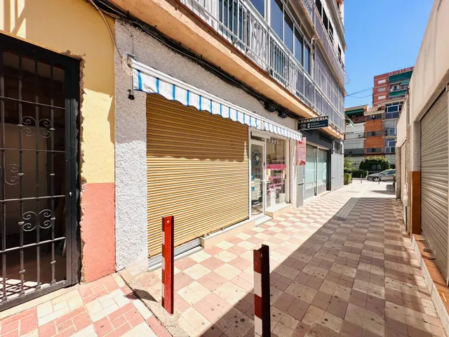 LOCAL 60 M2 JUNTO A ALCAMPO – 2 ESPACIOS INDEPENDIENTES – 1 ALQUILADO — 12