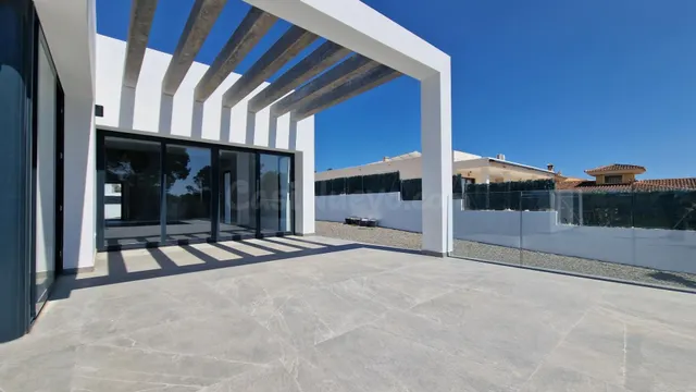 LUJOSA VILLA DE OBRA NUEVA ACABADA Y DISPONIBLE - foto 3
