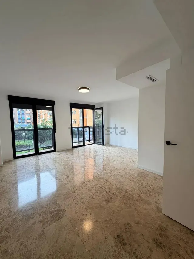 Amplio y lujoso piso de 3 habs y piscina en ciudad de artes y ciencias! — 13