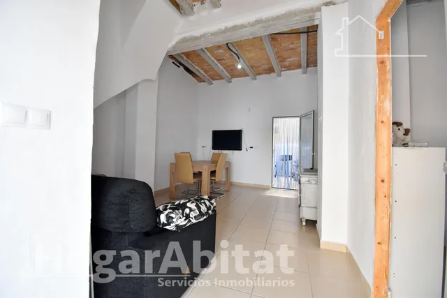 CASA ACOGEDORA Y SEMIREFORMADA CON PATIO — 22