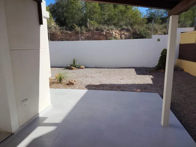 Chalet reformado situado a 2 km de la población — 8