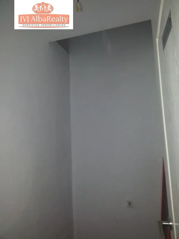 VENDO BAR RECIEN REFORMADO EN EROSKI DE 70 MTS. — 9