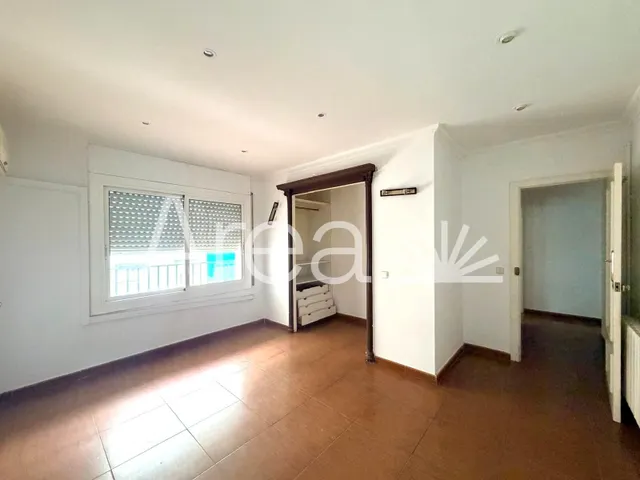 Amplio piso con muchas posibilidades en el barrio de Peramàs — 9