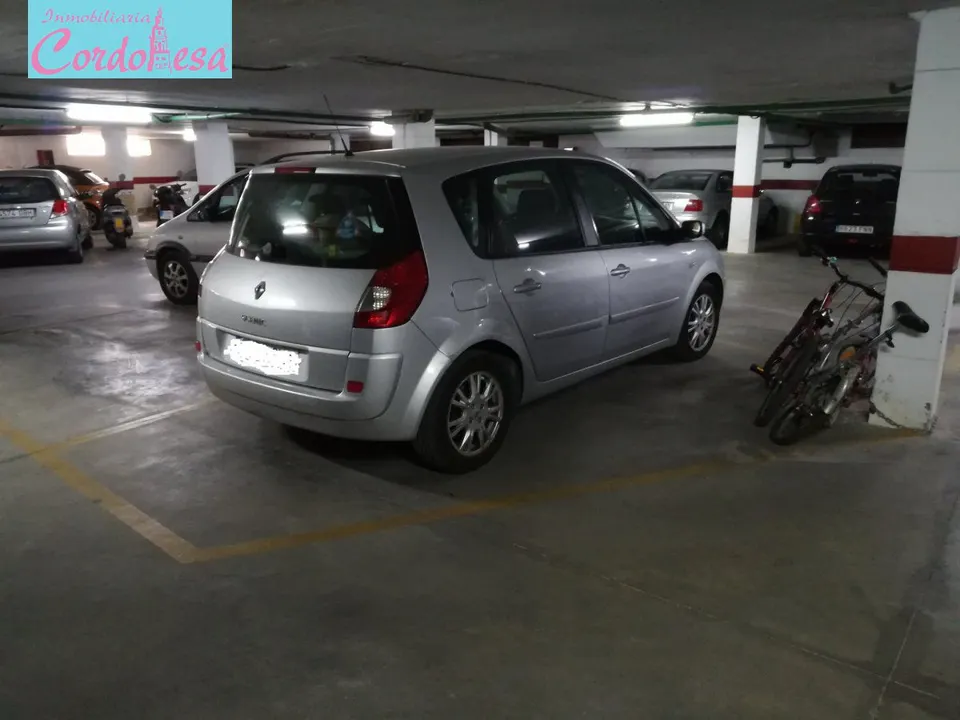 AMPLIO GARAJE EN CENTRO!!!