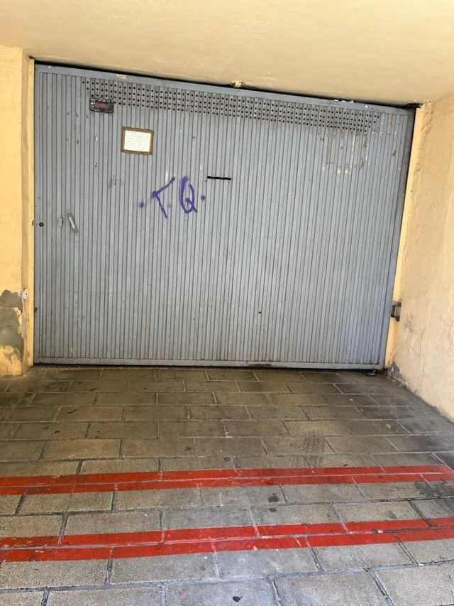 SE VENDE  PLAZA DE GARAJE CERCA DE HOSPITAL — 6