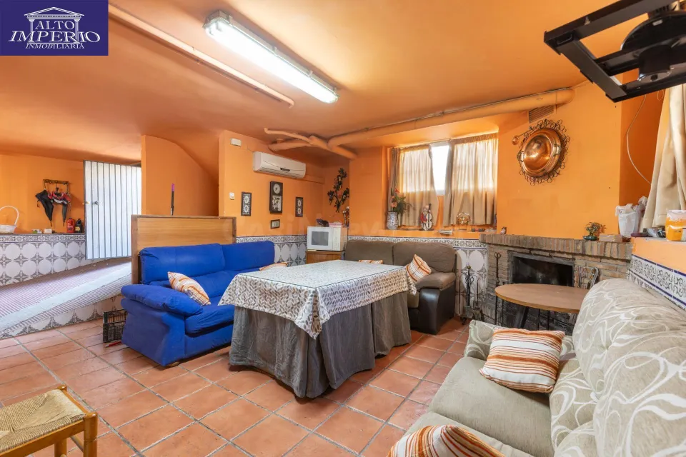 Casa independiente a 5 minutos de Granada en buen estado para entrar a vivir