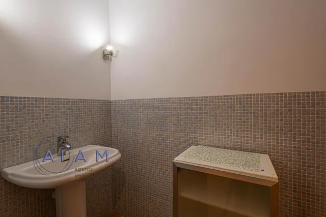 EN EXCLUSIVA CASA ADOSADA CON TERRAZAS Y MUCHO ESPACIO EN SANTA SUSANNA — 16