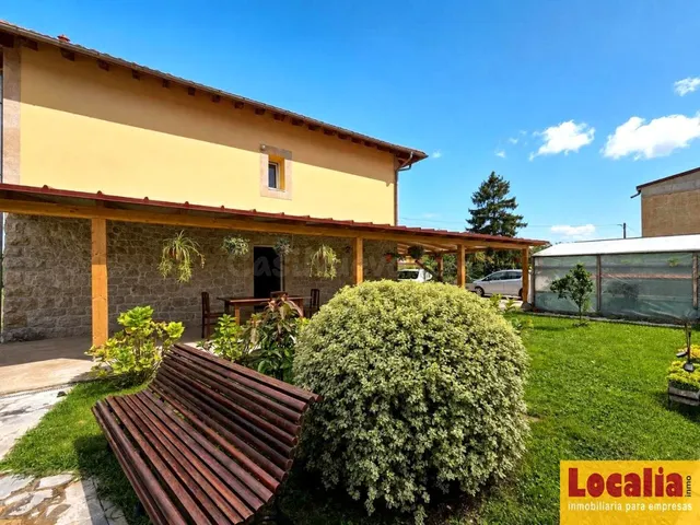 Casa familiar reformada con jardín en Miengo — 15