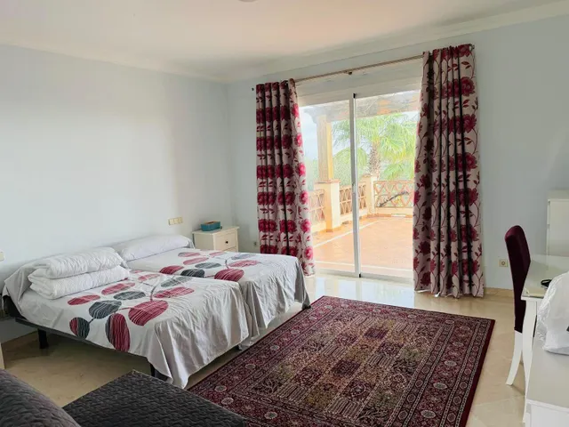 Villa de 5 dormitorios y 5 baños en Casares — 19