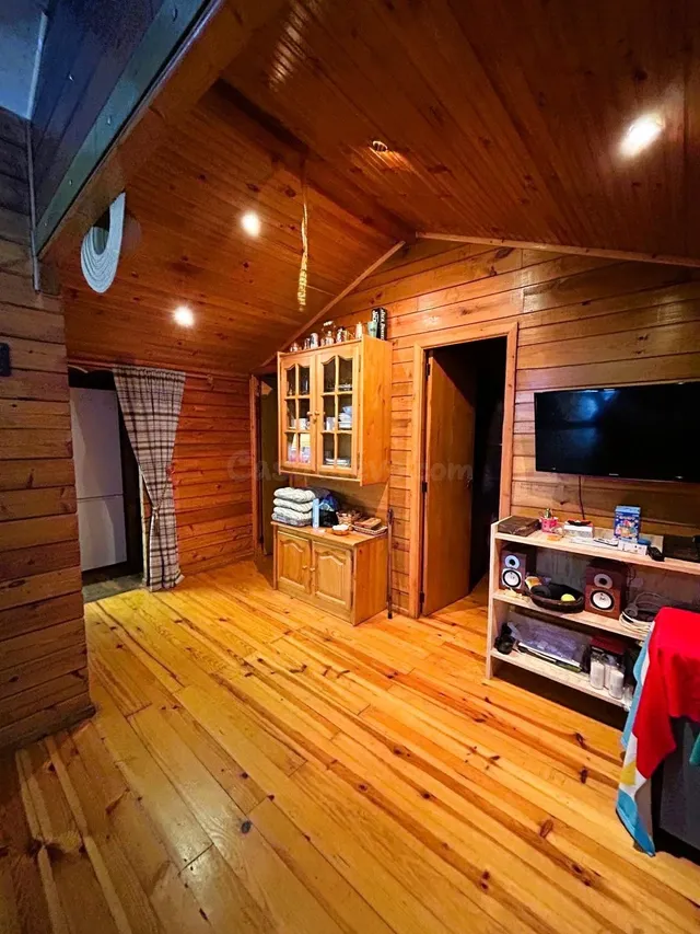 Finca con Casa de Madera y Piscina en Zona Humeral-Cacabelos - foto 5