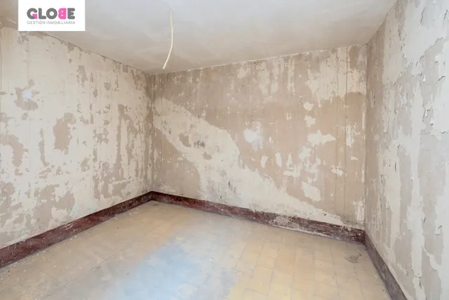 A LA VENTA EDIFICIO EN PLAZA BIB-RAMBLA — 37