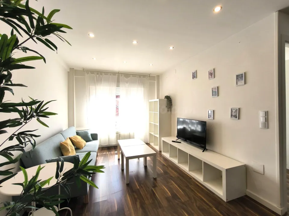 Vivienda 94 m2 reformada minimalista en venta en el centro de Oviedo