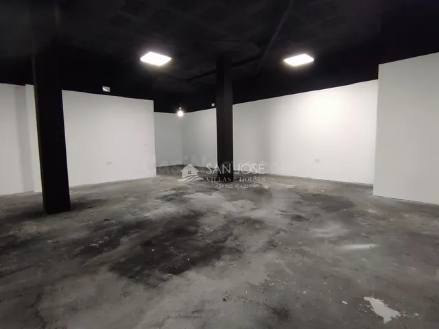 SE VENDE O ALQUILA CON OPCIÓN COMPRA LOCAL COMERCIAL DIÁFANO - foto 4